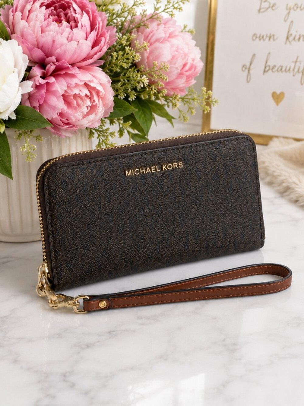 Michael Kors Signature Phone Wallet Wristlet Zip Around NWT